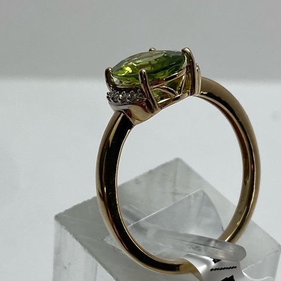 10K Yellow Gold Oval Shape Natural Peridot and 0.08ct Diamond Ring Size 6.75 NEW - Picture 12 of 13
